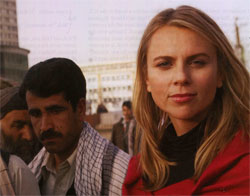 Illustration for article titled When Writing About A Pretty Lady In Iraq, At Least Do A Decent Job Describing Her Prettiness